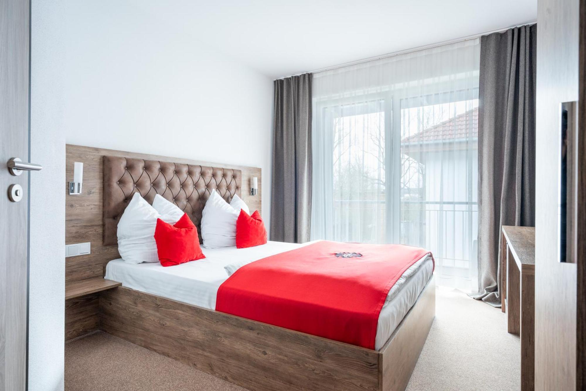 B&S Hotel Weißenhorn 외부 사진